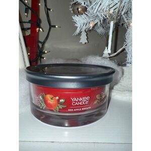 Yankee Candle Red Apple Wreath Large Jar Candle 12oz Holiday Scent 5 Wick